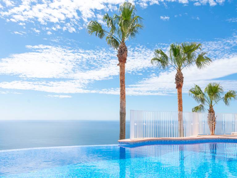 Apartment with yard, pool & patio | Sea view | Dogs allowed — photo 5