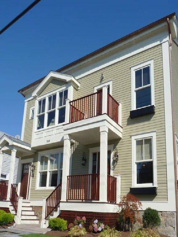 Condo Newport