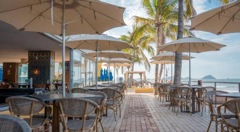 Las Flores Beach Resort — photo 4