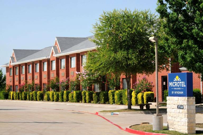 Travelodge by Wyndham Arlington/Dallas Area in Arlington, TX