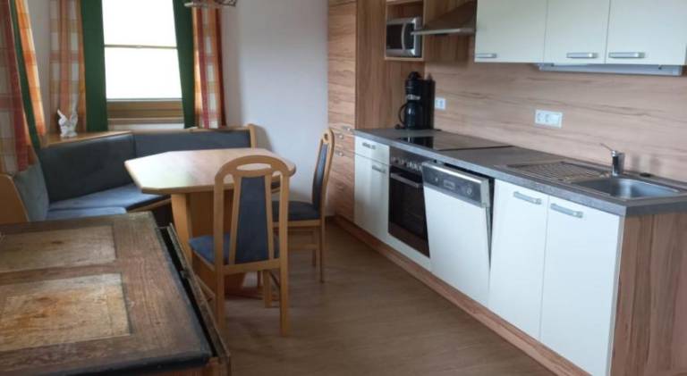 Pleasant holiday apartment with barbecue, patio & yard | Pets allowed — photo 4