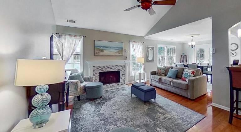 Apartment with pool in Hilton Head Island, SC