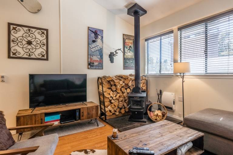 Family-oriented condo with sauna, jacuzzi & pool | Mountain view | Close to the ski | Pet-friendly — photo 5