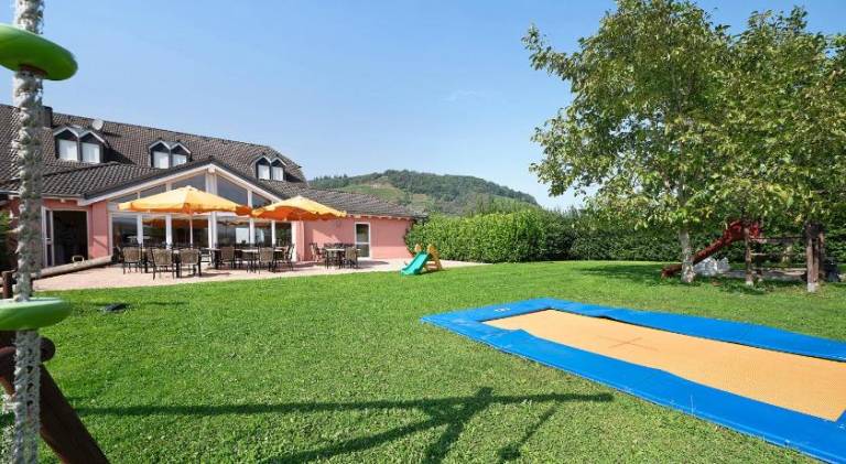 Rental apartment with yard in Trier