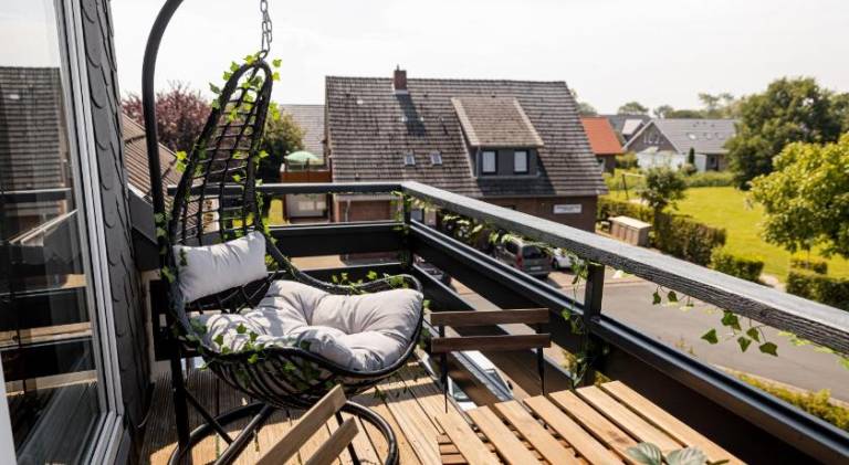 Rental apartment with patio — photo 3