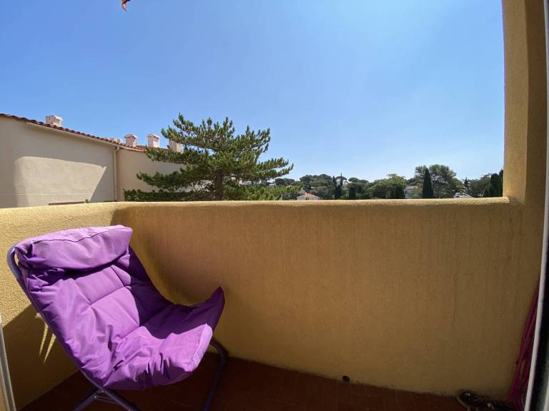 "Charming Apt Near Beach & Shops, Parking Included, Cavalaire-sur-Mer" — photo 3