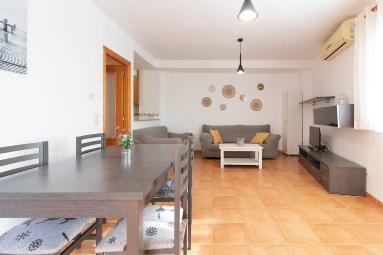 Global Vacacional: Práctico apartamento con piscina en la playa de Canet — photo 2