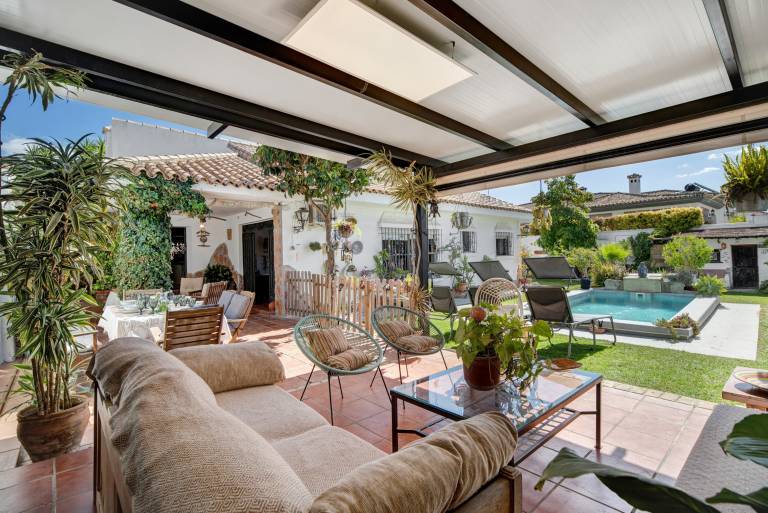 Child-friendly vacation home with terrace, private pool & BBQ | Garden view | Suitable for remote work | Pets allowed — photo 3