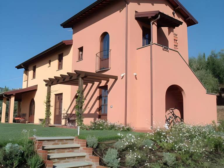 Farm with terrace, jacuzzi & yard in Montecatini Terme
