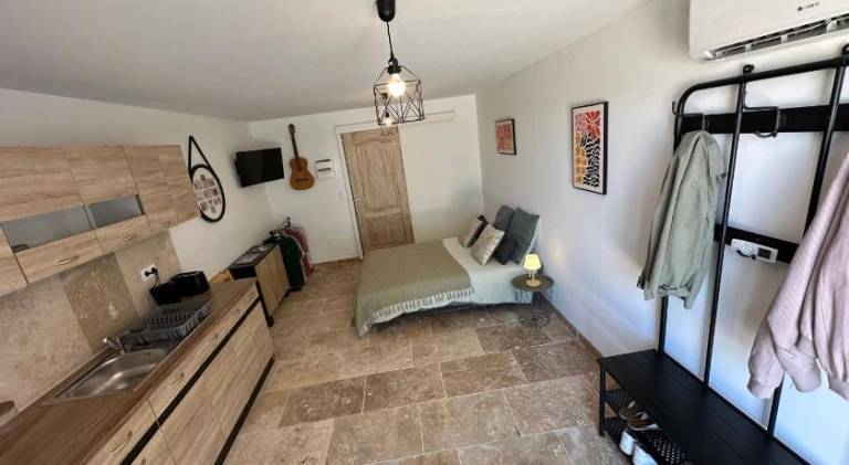 Rental apartment with 1 room for 2 persons in St.-Rémy-de-Provence