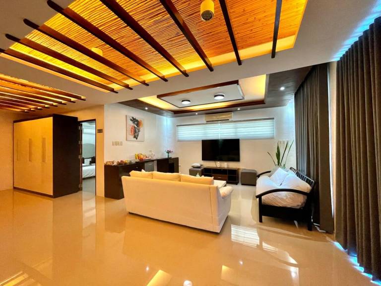 Children-friendly beautiful house with barbecue, yard & private pool | Next to the beach | Suitable for remote work | Pet-friendly — photo 4