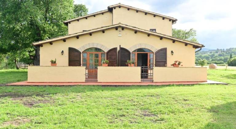 Lovely holiday apartment with patio, private pool & yard | Dogs allowed — photo 4