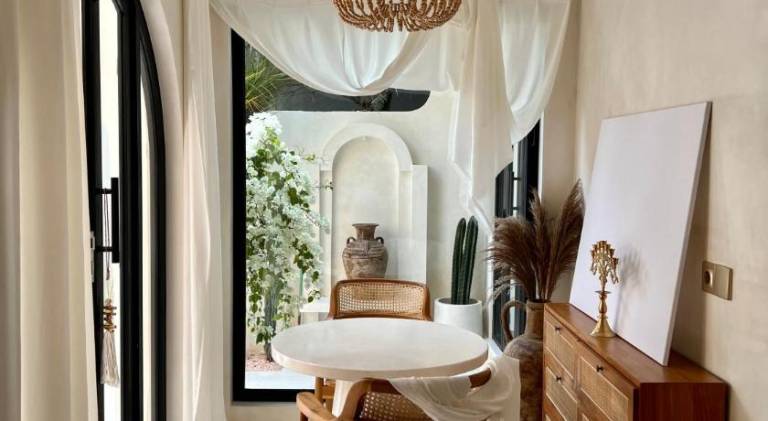 Villa with jacuzzi — photo 2