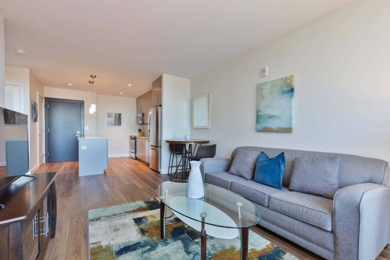 Child-friendly lovely apartment with pool & BBQ | Close to Boston Massacre | Good for workation | Pet-friendly — photo 5