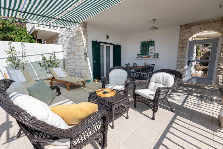 Rental apartment with terrace & barbecue | Sea view — photo 2