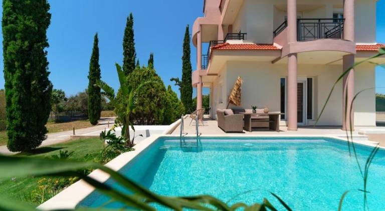 Villa with garden, private pool & grill — photo 3