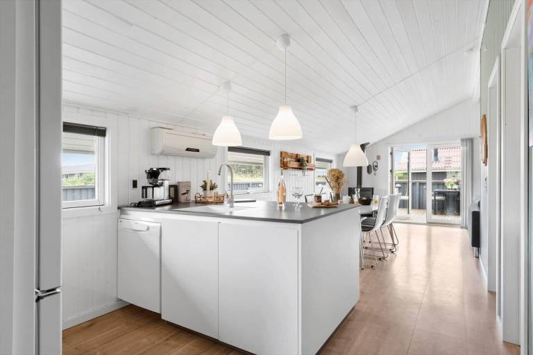 Fully equipped vacation home with terrace & grill | Pets are welcome — photo 2