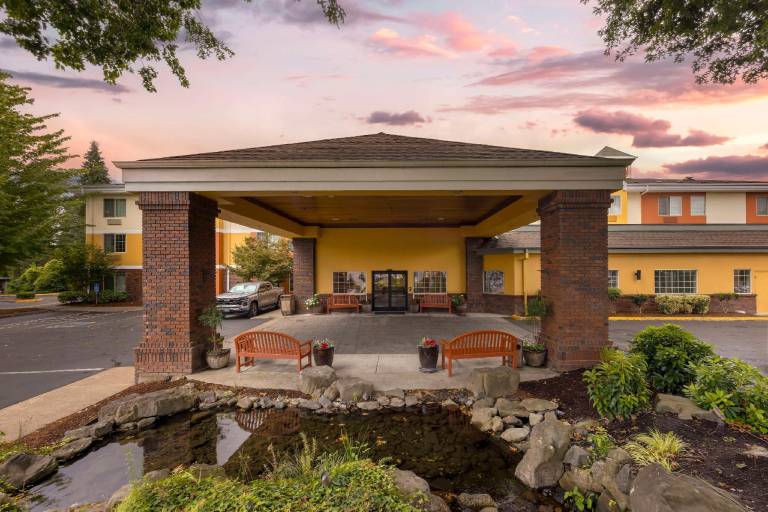 Best Western Plus Northwind Inn & Suites — photo 3