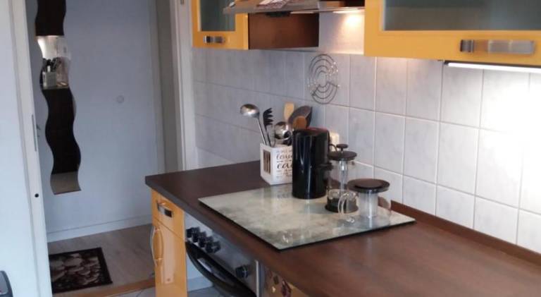 Holiday apartment with patio & garden — photo 3