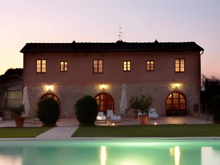 House with terrace, pool & BBQ in Castelnuovo Berardenga