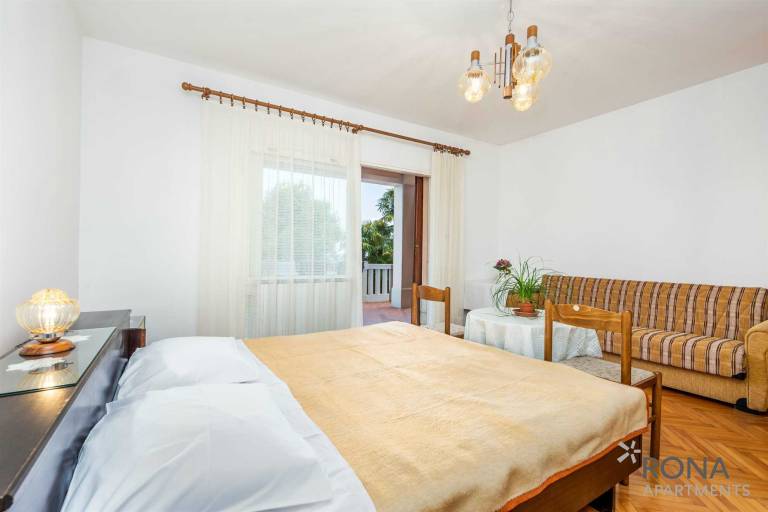 Holiday apartment with patio — photo 4