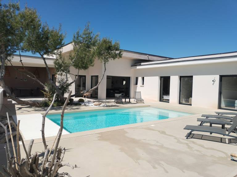 Villa Saint-Julien-de-Peyrolas