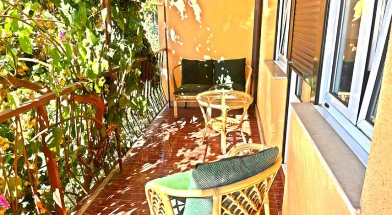 Pomalo Retreat, Your Calm Escape Near the City, Sunlit Terrace, Space & Comfort and Parking — photo 5