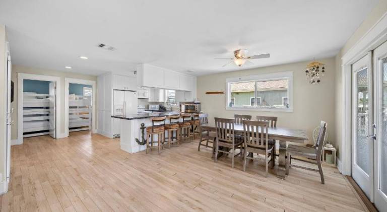 House with patio, pool & grill | Perfect for remote work — photo 3
