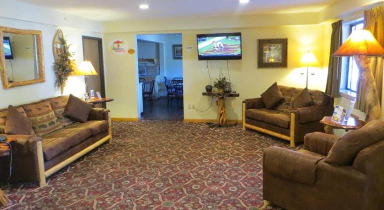 Super 8 By Wyndham Bridgeview Of Mackinaw City — photo 5