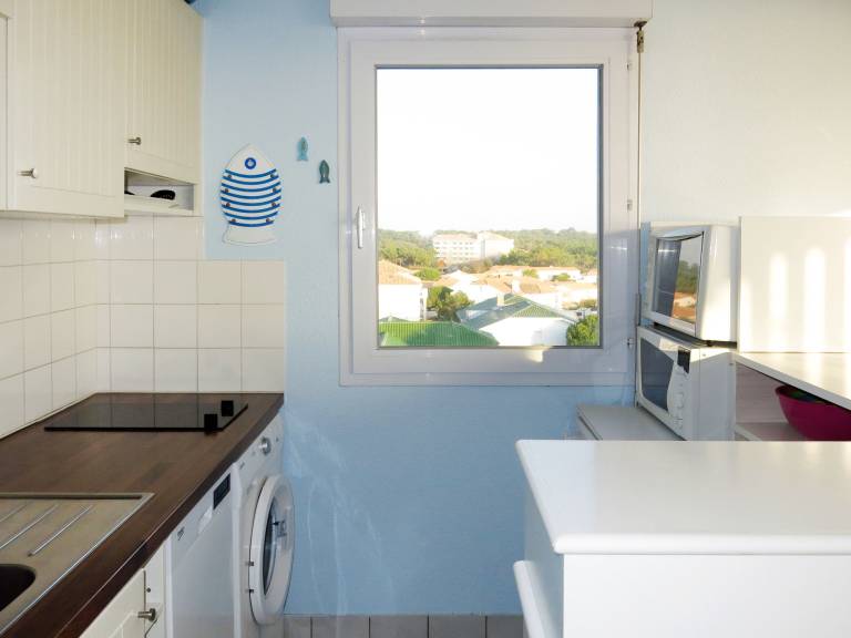 Apartment with yard & pool | Sea view — photo 5