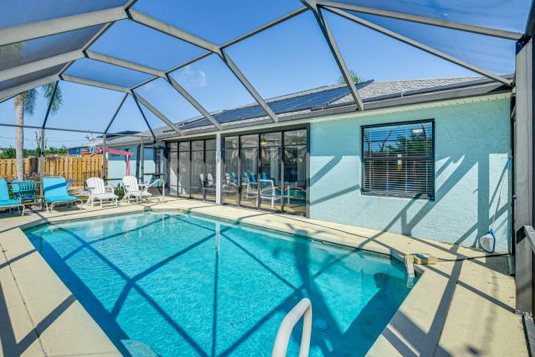 Walk to Beach! Palm Coast Oasis w/ Pool — photo 2