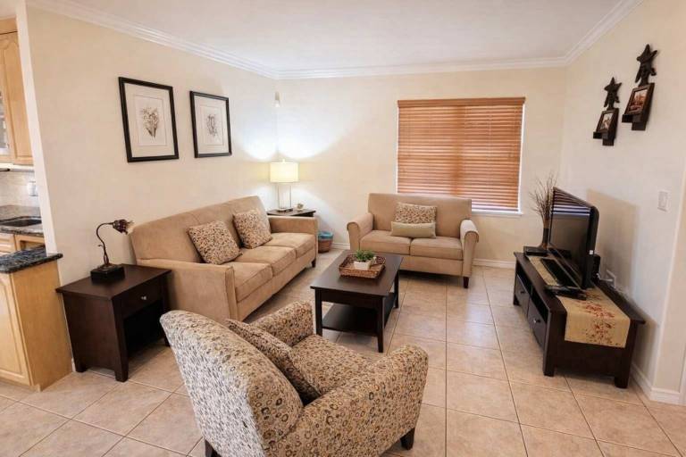 Apartment with pool, yard & patio — photo 5