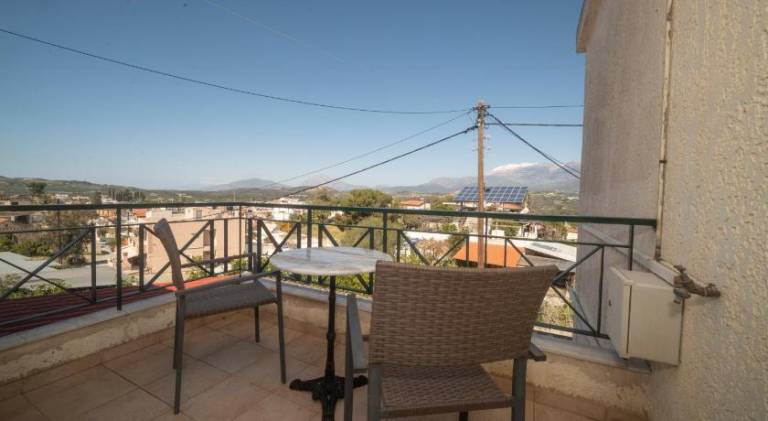 Fully equipped vacation home with yard, grill & terrace | Pets are welcome — photo 4