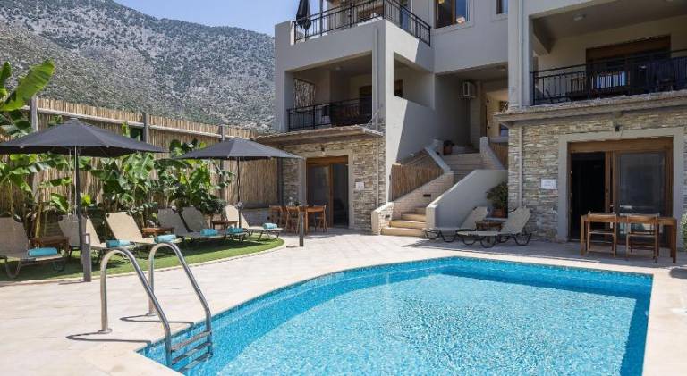Beautiful apartment with garden, pool & patio | Pets are welcome — photo 2