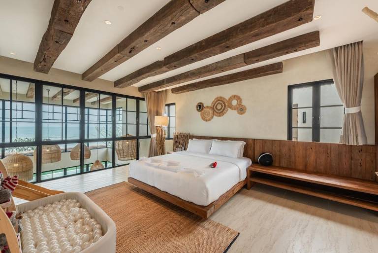 Sunkissed Retreat Ultra Luxury Private Beachfront 5 Bedrooms Pool Villa — photo 2