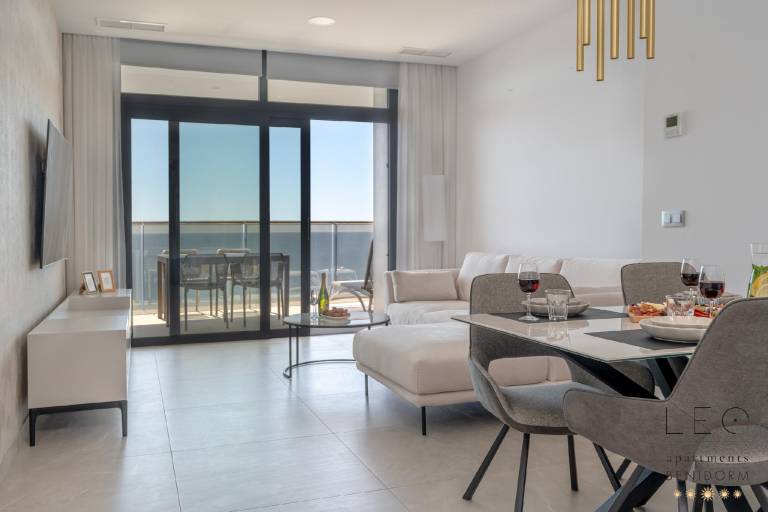 Beautiful holiday apartment with sauna, yard & hot tub | Next to the beach | Pet-friendly in Benidorm
