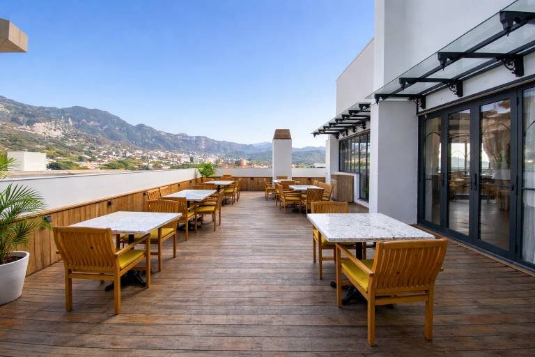 Beautiful serviced apartment with pool, barbeque & hot tub | Good for workation | Pets allowed — photo 3