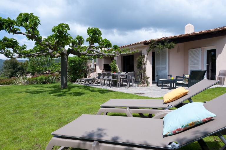 Fully equipped holiday park with pool, barbeque & yard | Garden view | Next to the beach | Pets allowed — photo 3