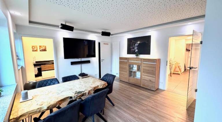 Serviced apartment with barbeque & patio | Close to Porsche Museum | Suitable for remote work — photo 3