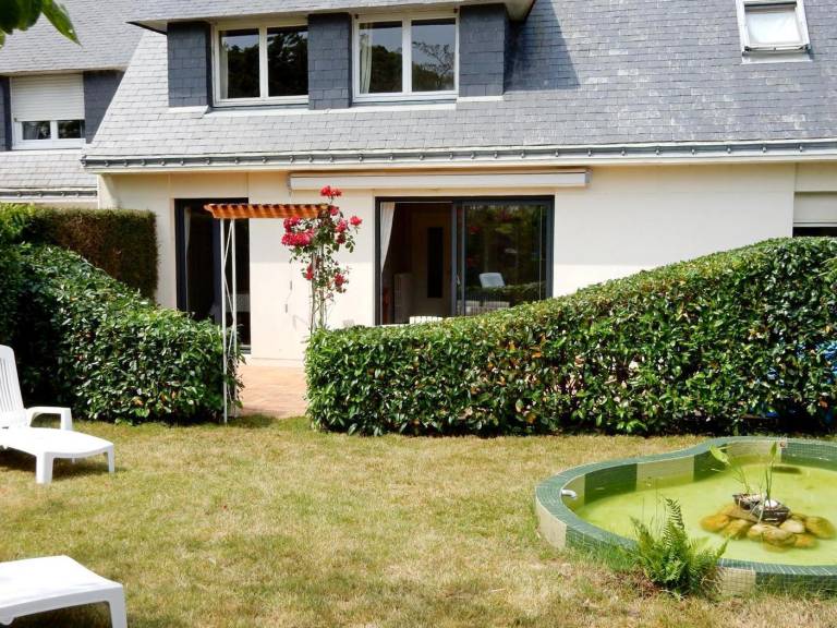 Gite with garden & patio — photo 3