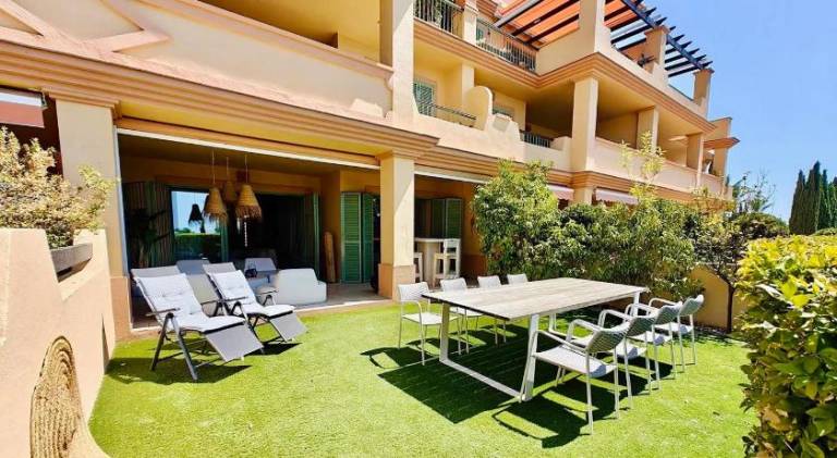 Holiday apartment with pool — photo 5