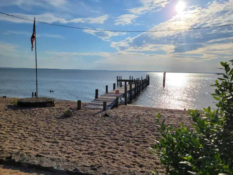 House Colonial Beach