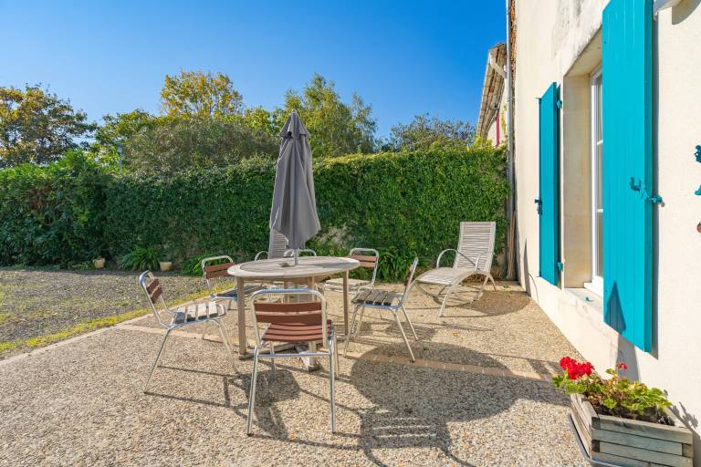 Holiday Home 'Gîte Du Chai' with Sea View, Private Terrace and Wi-Fi — photo 2