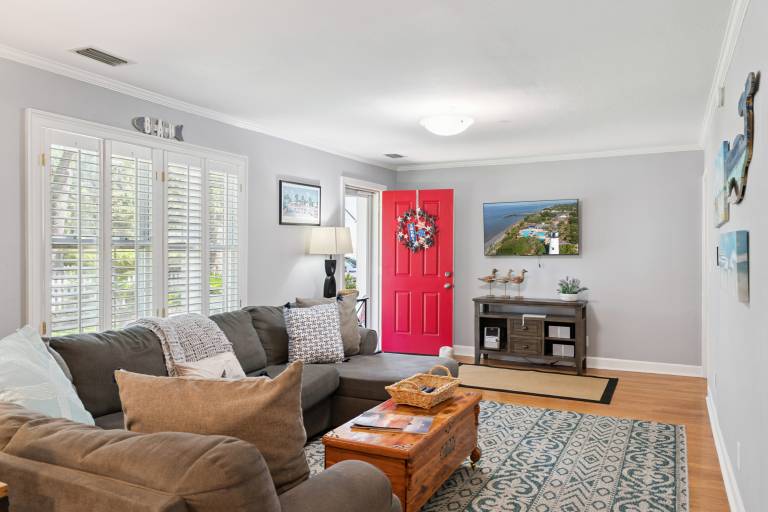 Sugar Magnolia - 400 Magnolia Ave — photo 3