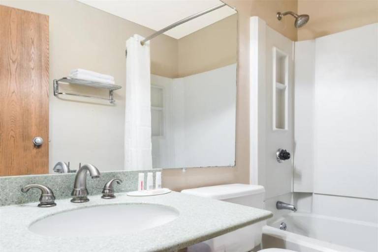 Quality Inn & Suites — photo 5