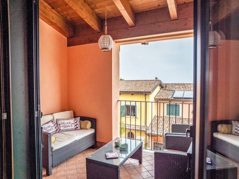 Fully equipped apartment with yard & pool | Sea view | Pet-friendly — photo 2