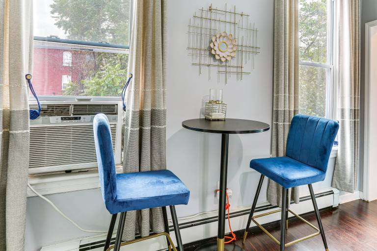 Explore & Work! Stylish Washington Heights Duplex — photo 5