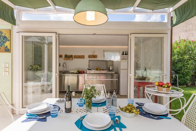Villa with yard, private pool & BBQ | Mountain view — photo 4
