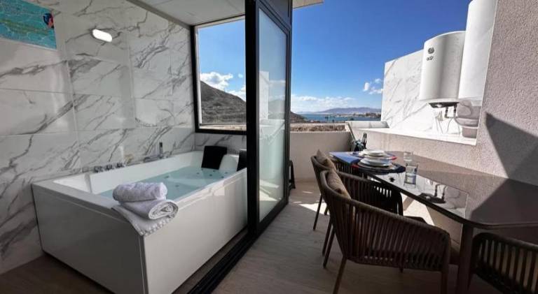 Rental apartment with hot tub & terrace — photo 3