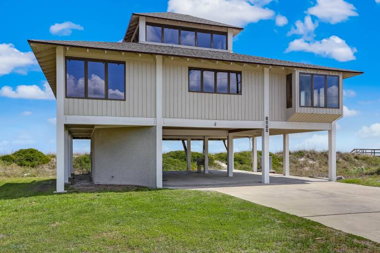 Bring your dog on vacation to this oceanfront house. Amazing views and lots of parking. in Fernandina Beach, FL